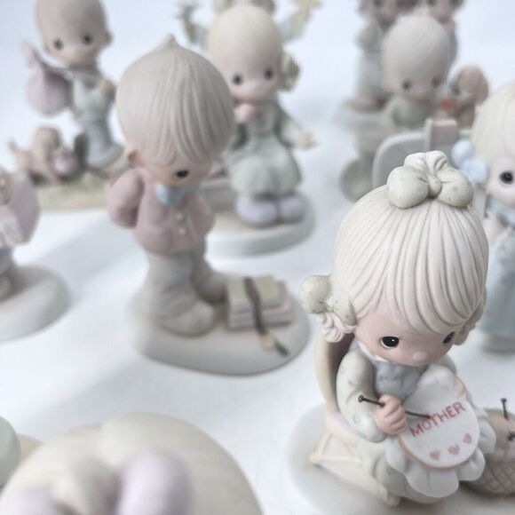 Huge Lot of 23 Vintage Precious Moments Figurines 1976 - 1998 - Picture 11 of 16